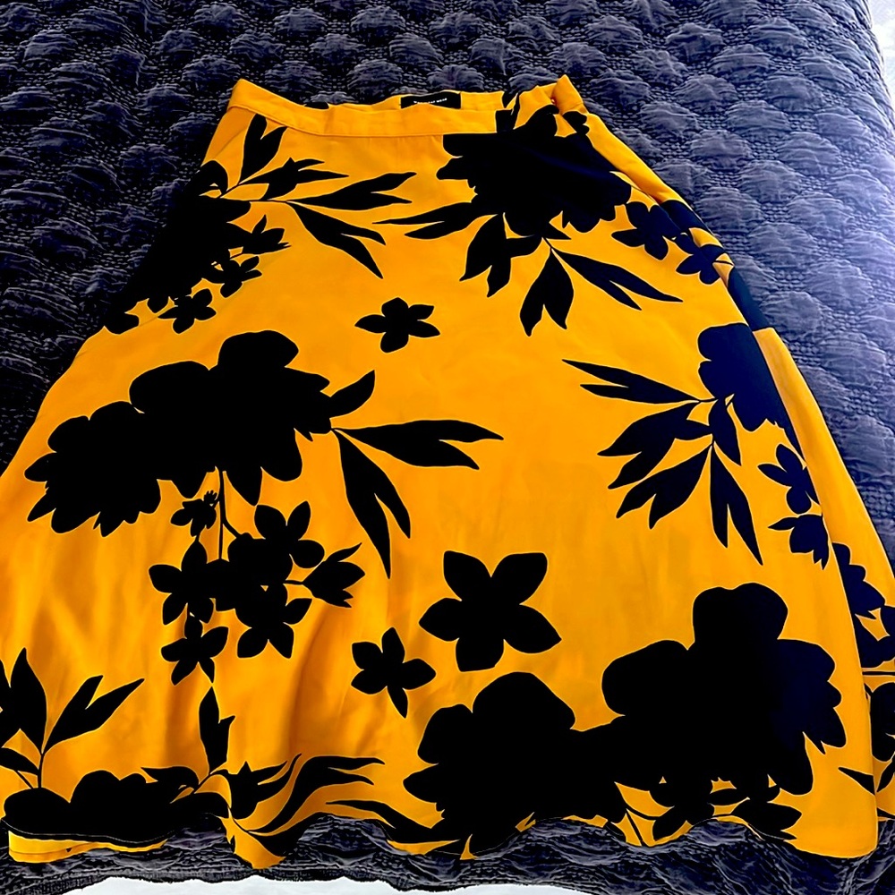 NWOT patterned midi skirt.